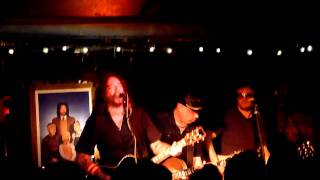 Ginger Wildheart - So Into You (Acoustic) - Cavern, Exeter (24.08.2011)