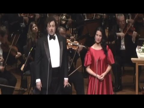 Angela Gheorghiu & young Pavarotti (Steffan Pop) - BRINDISI