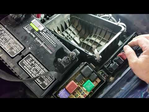1998 lexus es300 clicking noise from relay box