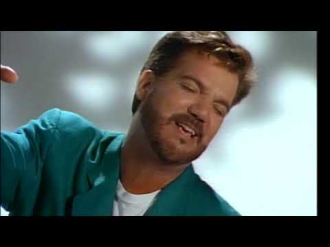 Willy Chirino - Medias Negras - Official Video