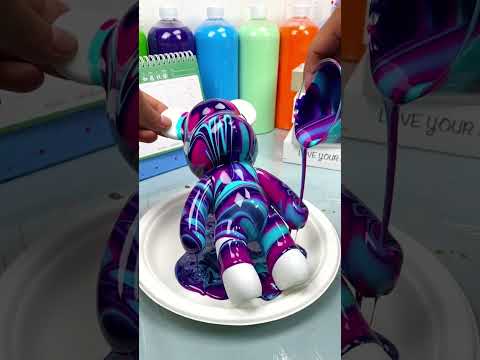 DIY SATISFYING BearBrick Fluid Art Painting Work