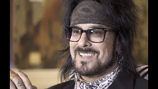 Mötley Crüe&#39;s Nikki Sixx on the band&#39;s infighting &quot;we&#39;re like a gang - we will attack...&quot;