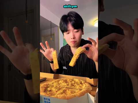 Küçük Bir Parça Pizza İçin🤣