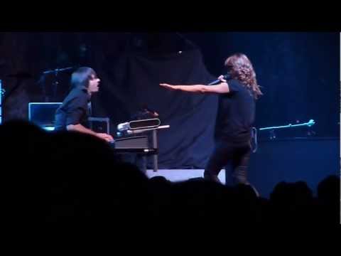 Katarína Knechtová - Všetko inak vyzerá (The Cranberries, Praha 2012)