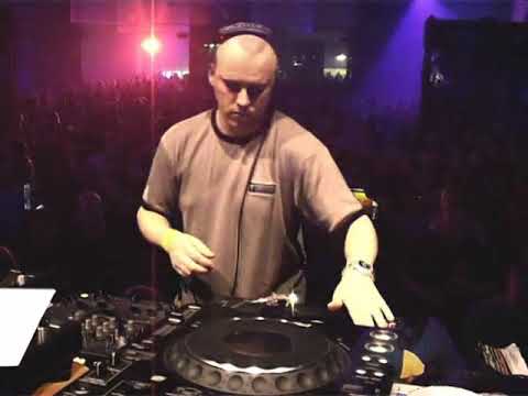 DJ Ruffneck @ Ghosttown 2004 (DVDRIP)