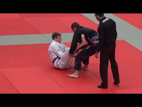 Oscar Gugala vs Mohamed Omar - IBJJF London Winter Open 2017 - Purple Adult