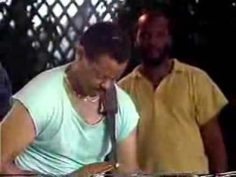 GEORGE HOWARD (Live 1987)  - DANCING IN THE SUN