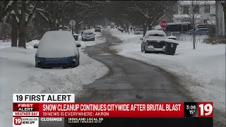 Snow day brings neighbors together in Akron