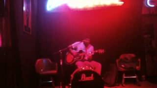 Grumpy Smith -Divin down- one man band(live at Blues Central