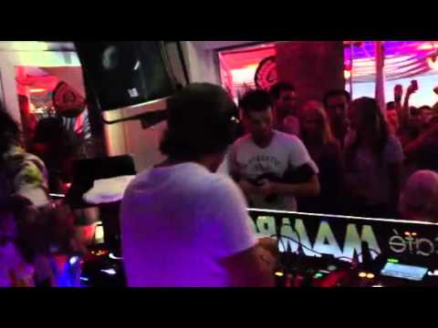 Axwell Playing Sebastian Ingrosso's "Calling" Live