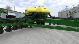 preview picture of video 'Unfolding a 2009 John Deere1770NT 24 Row Planter'