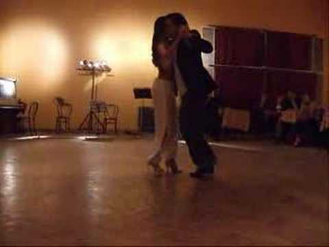  Natacha Poberaj  and  Eduardo Villegas  are  dancing  to  the  tango  "  Mala Junta  "