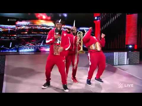 The Rock & The Usos vs The New Day