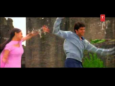 Poster dupatta sarak raha hai