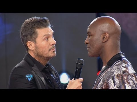 Evander y Tinelli se enfrentaron en un duelo no apto para cardíacos