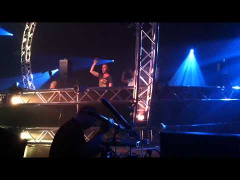 Nicky Romero @ Super Sunday Queensnight (Laidback Luke, Martin Solveig & Chuckie - 1, 2, 3, 4)