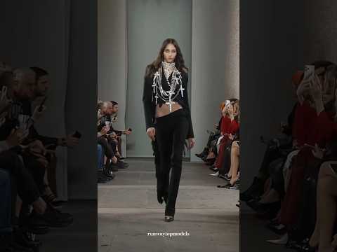 Yasmin Wijnaldum for Blumarine SS26 #yasminwijnaldum #supermodel #runway #blumarine