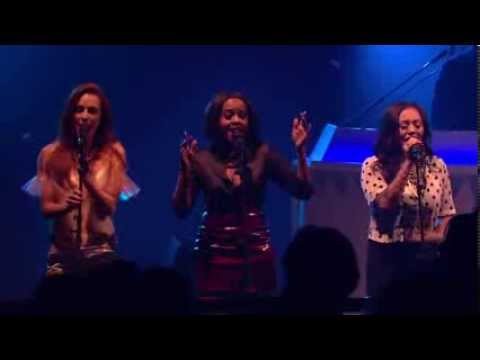 Metronomy Perform 'Love Letters' With Mutya Keisha Siobhan At NME Awards 2014