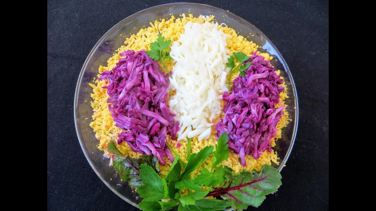Праздничный слоеный салат 8 марта, который всем очень нравится