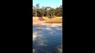preview picture of video 'Toyota Landcruiser Troopy Bogged - Nowra, NSW, Australia'