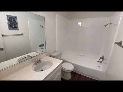 PL10400 - Modern Large Upper 2 Bed Apartment in Prime ENCINO For Rent!