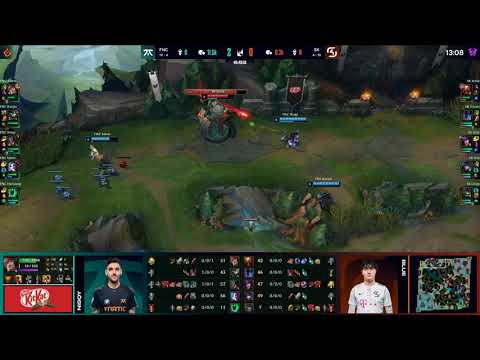 FNC Nisqy dancing during dive