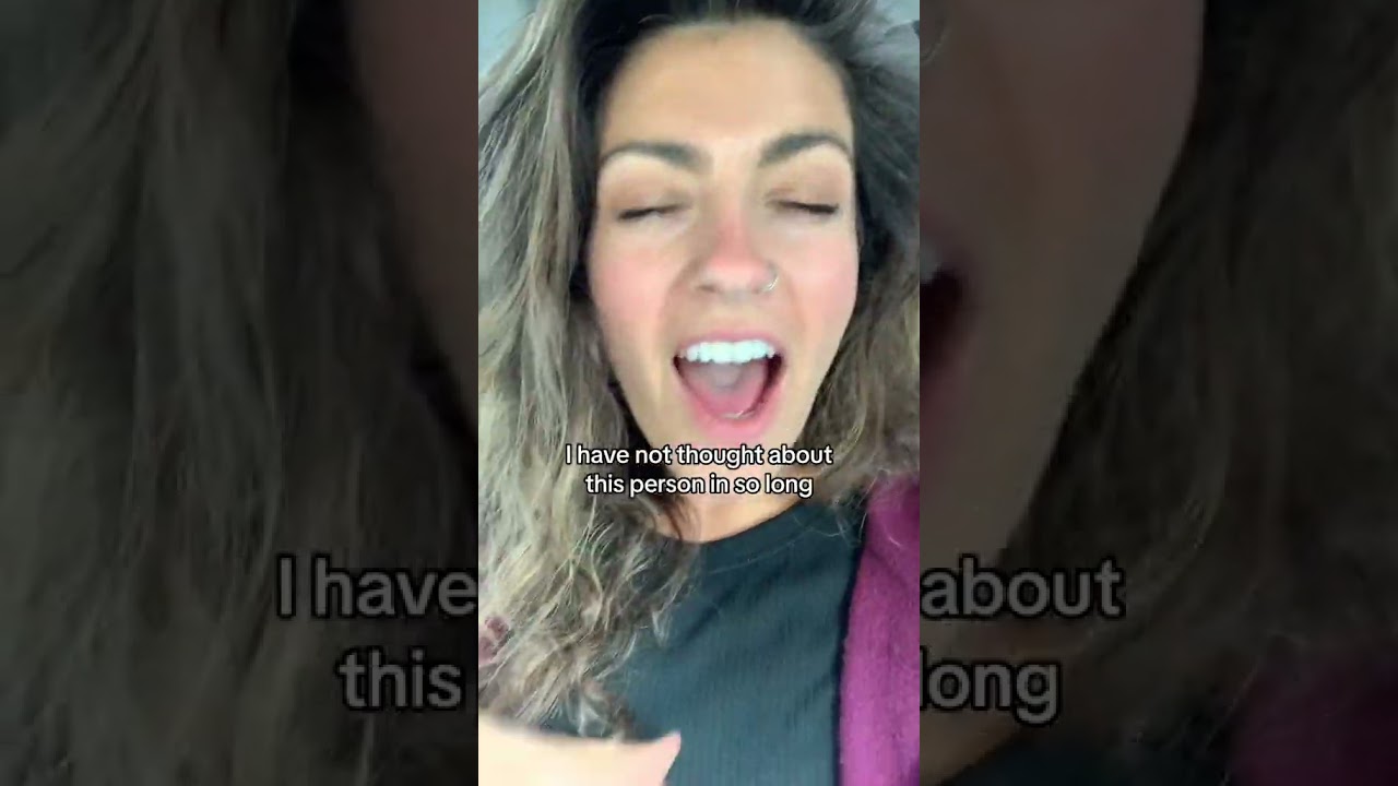 Psychic game Does this happen to you Will he reach out 🤔  #fyp #Love  #luciddreams #mysteryman #psy