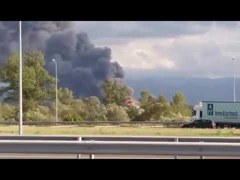 Incendiu la fabrica de vopseluri din Orăștie