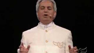 Benny Hinn sings "Jesus, Name Above All Names"