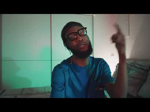 Skinny Giovanni Am in Love ( OFFICIAL VIDEO