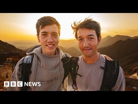 The brothers running the Great Wall of China - BBC News