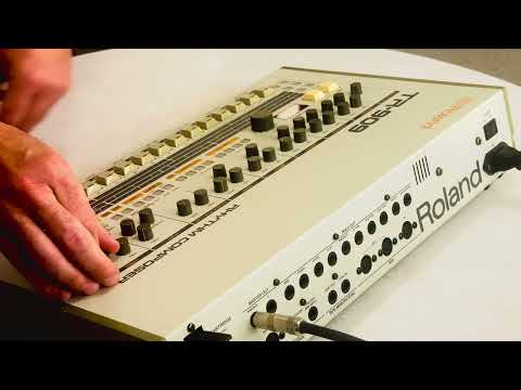 Roland TR-909 Rhythm Composer 1983 - 1985 - White image 6