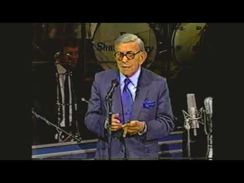 George Burns performs "Willie the Weeper"