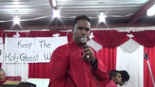 preview picture of video 'Prophet Junior Martinez... Ministering   about the Passover'