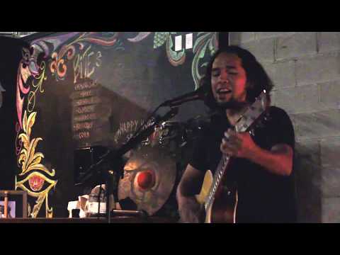 Marcos Higareda - "Pride and Joy" - Stevie Ray Vaughan - Acoustic Cover