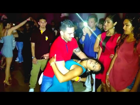 Daniel Sanchez & Desirée Guidonet, Dancing Sensual Bachata with Fans