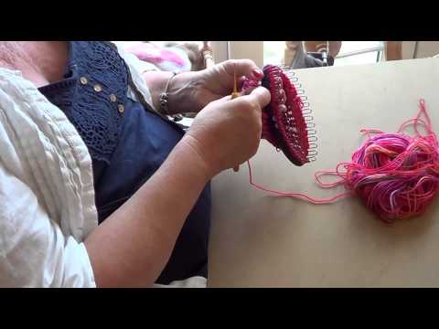 KNITTING: How to Knit the Heel on a Prym Sock Loom #prym #prymsockloom #sockloom #knittingpatterns