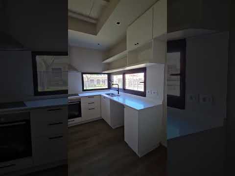 Casa a estrenar sobre Máximo Tajes - Carrasco Norte - Montevideo