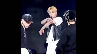 Jaehyun holds back his laughter when he sees Jungwoo |#jaejung #jaewoo