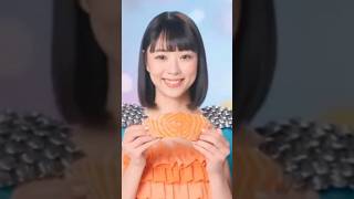 【Sora2】クリスマスにシャケを勧める女性