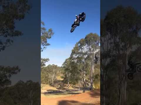 Se liga na Habilidade e Manobra do Piloto, #motocross #moto #videos #mxgp #mundial #offroad #ktm #12