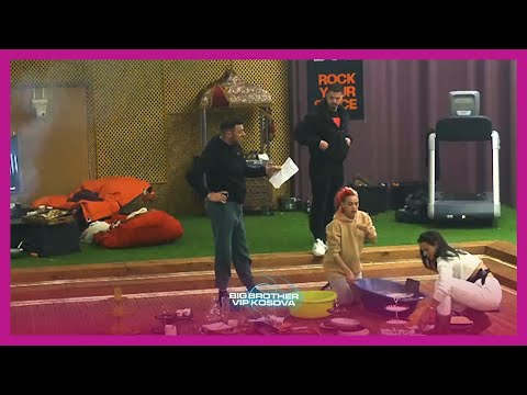 Banorët "kthehen" në kohën e gurit, duhet të lajnë enët me duar e në oborr