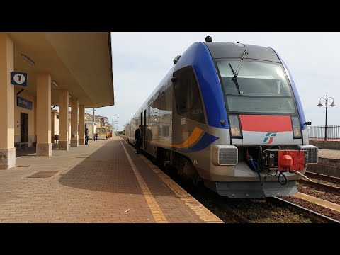 R 3667 e 22476 in Stazione a Bovalino con Strombazzate!