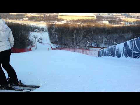 Видео: Видео горнолыжного курорта Воробьевы Горы в Московская область