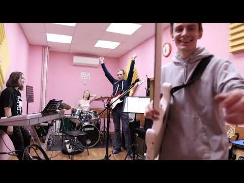 Caesars – Jerk it out (rehearsal)