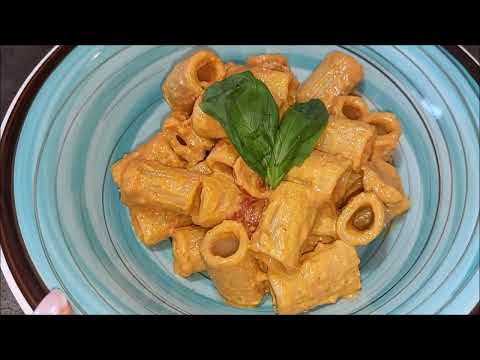 PASTA FREDDA CREMOSA CON PESTO DI POMODORI SECCHI, POMODORINI E BASILICO! BUONISSIMA