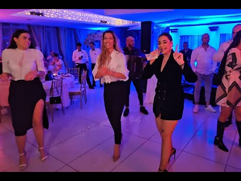 SANJA VUCIC  I TEA TAIROVIC /  PODIGLE ATMOSVERU KRALJICE BAKSISA / UZIVO