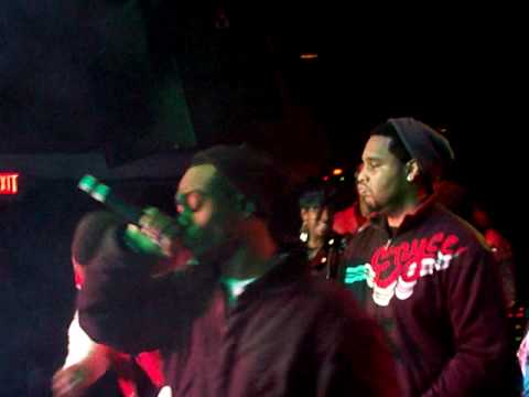 Waka Flocka-Oatz-Six-1-Pooh Gutta Show @ Dream 12-23-09.MOV