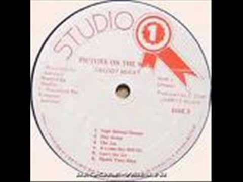 Freddie McKay - Picture On The Wall