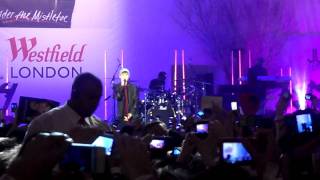 Justin Bieber - Mistletoe - London Westfield Christmas Lights 2011